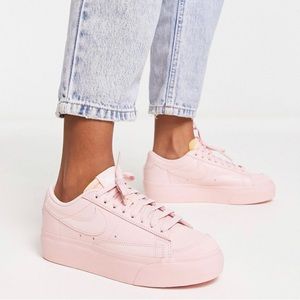 Nike Women’s Blazer Low Profile Sneakers in Pink. Size 7.5.